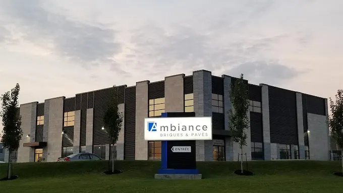 Bâtiment de la salle de montre à Boucherville